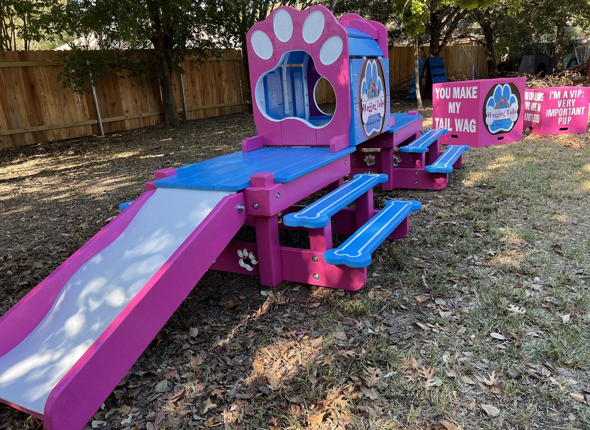 Puppy Scapes Double Platform with Tunnel with your logo