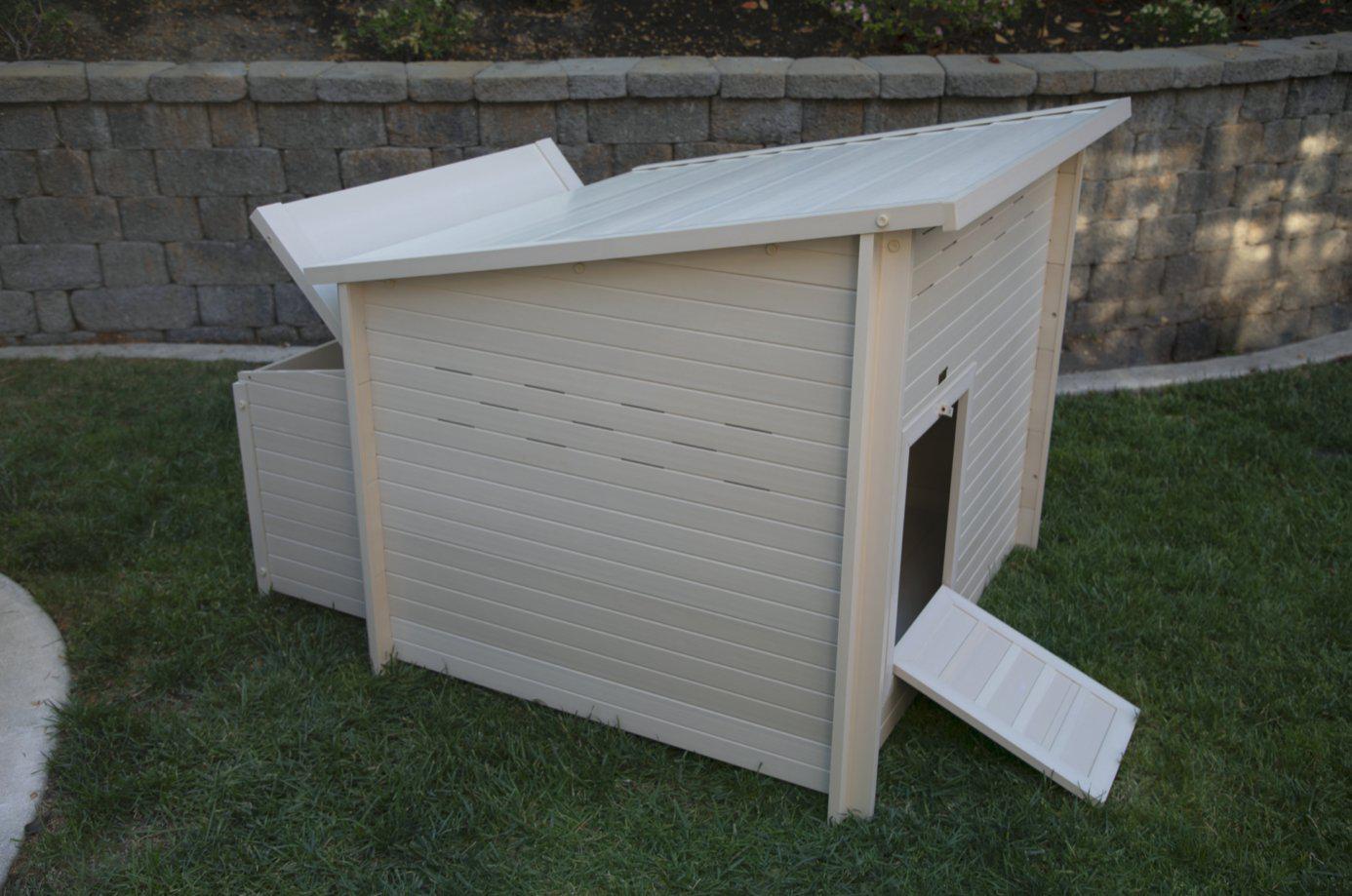 New Age Pet Jumbo Fontana Chicken Barn