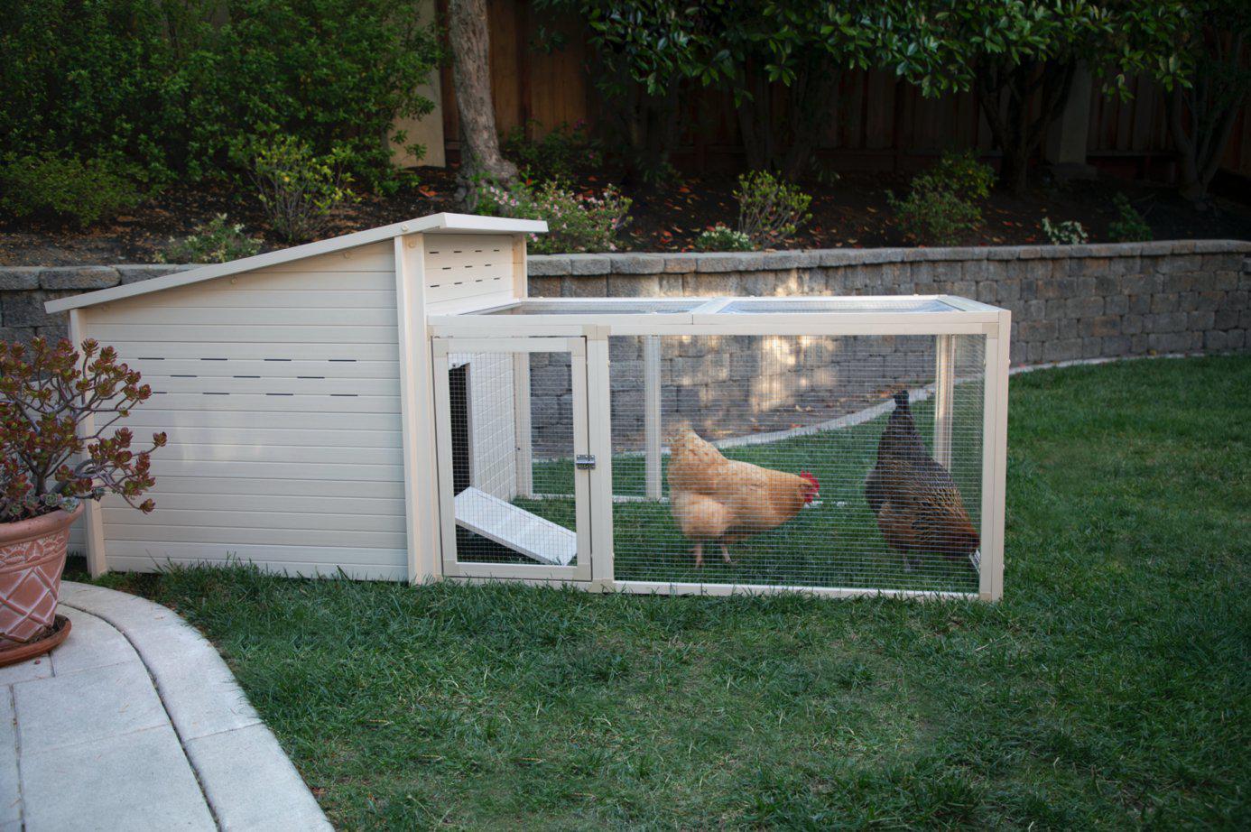 New Age Pet Jumbo Fontana Chicken Barn