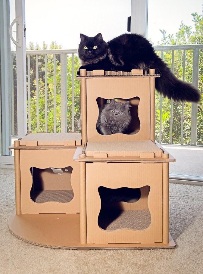 Petique Feline Fortress Cat House